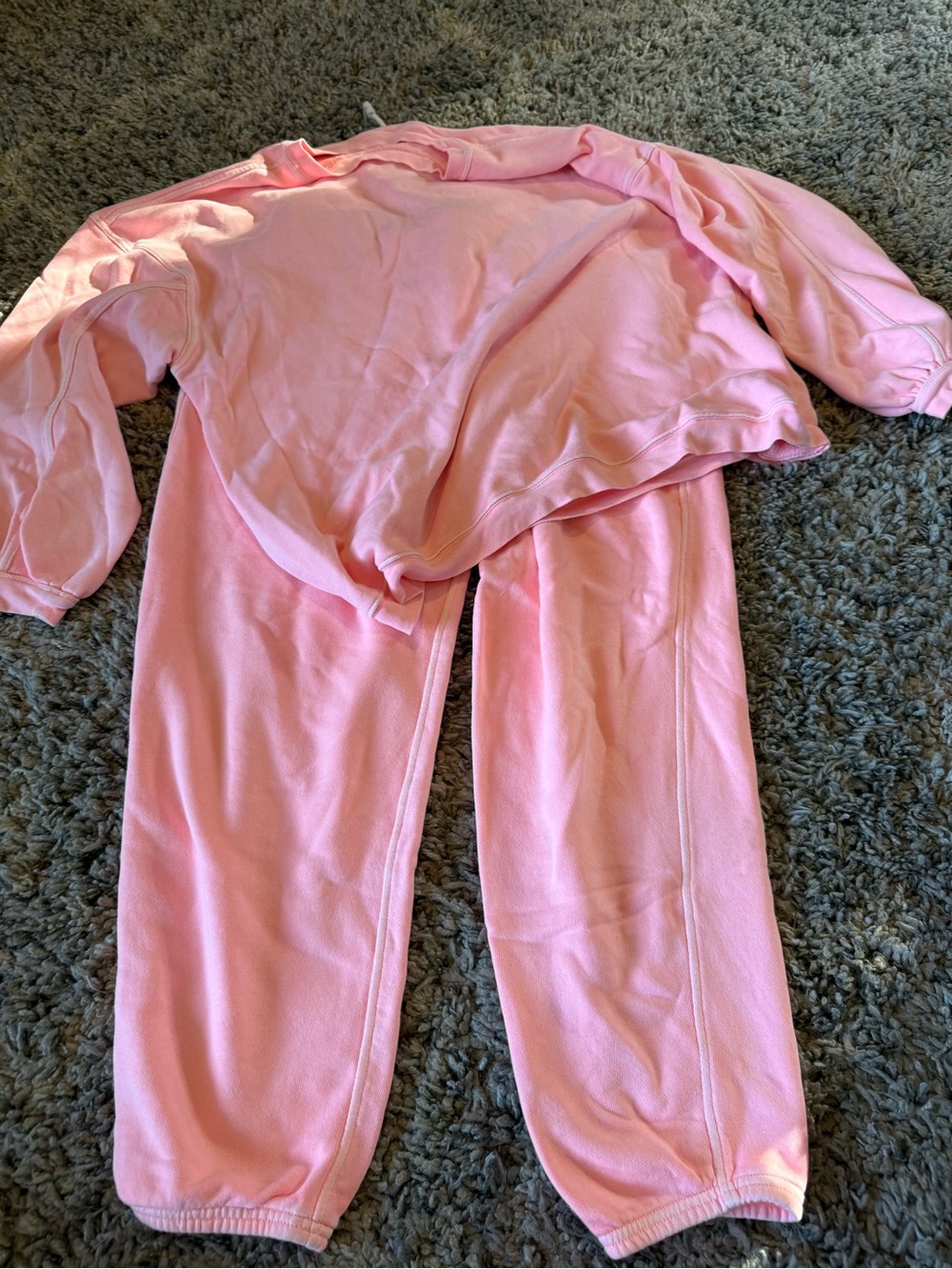 aerie Pink sweatsuit.